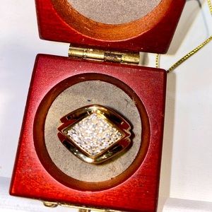 Super Bowl style 1 Ct. Diamond Mens solid 10K Gold Ring